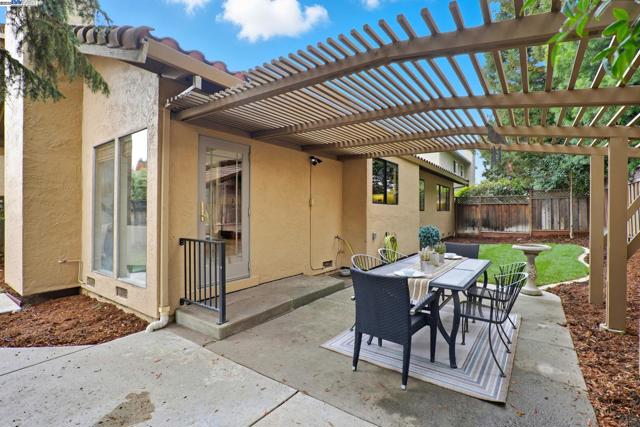 7444 Pecan Court, Pleasanton CA: https://media.crmls.org/mediaz/75f1d4c2-e8de-4fa4-a2c0-f4b68a80d863.jpg
