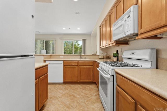 Detail Gallery Image 12 of 46 For 1371 Sky Ridge Ct, San Marcos,  CA 92078 - 3 Beds | 2/1 Baths