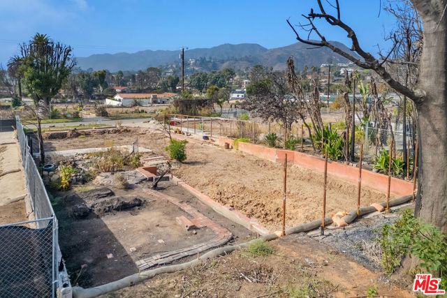 340 North Las Casas Avenue photo 6