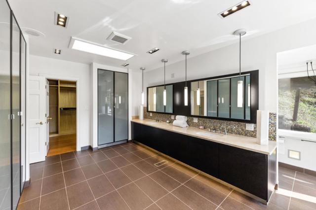 1035 Macadamia Drive, Hillsborough CA: https://media.crmls.org/mediaz/75f43cdd-e38b-4a4e-8b8c-8df76bec709d.jpg