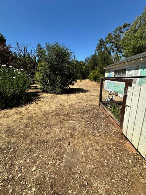 399 Hawthorne Avenue, Los Altos CA: https://media.crmls.org/mediaz/75f456b1-31b2-4f73-851a-f3a3cd6e8d3c.jpg