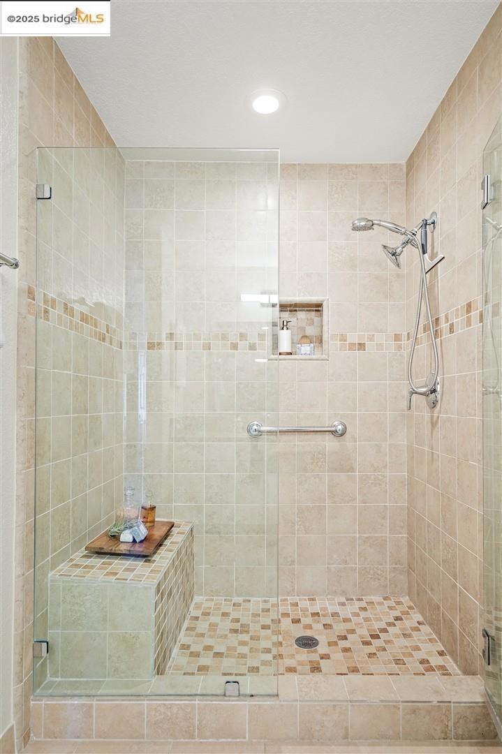 https://media.crmls.org/mediaz/75f4736f-9723-4d1c-a403-f8bf9739206f.jpg?preset=X-Large