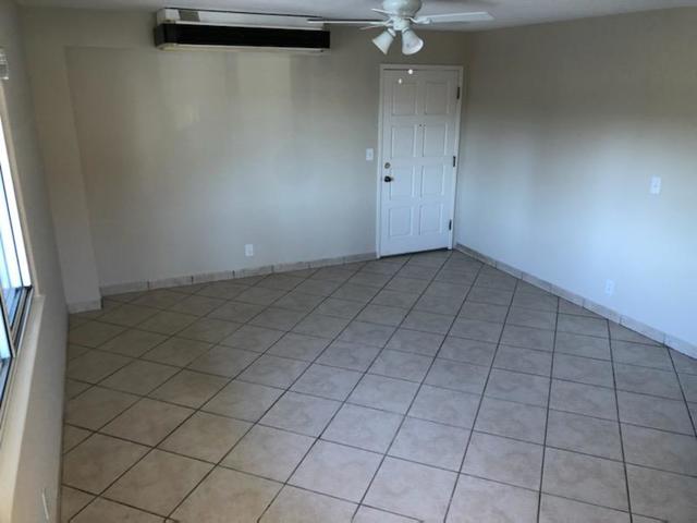 Image 15 of 18 For 215 Oak Street