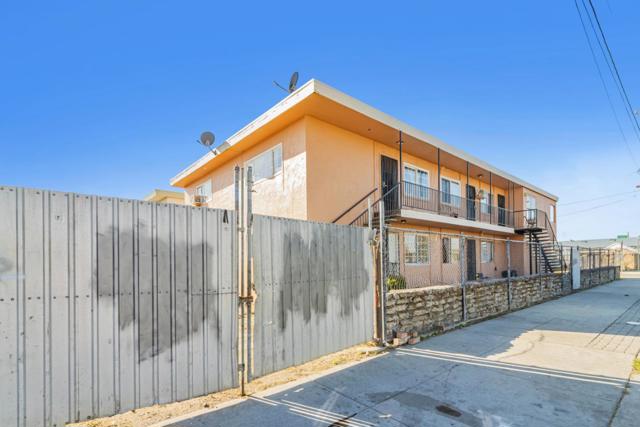 748 Clara Street, Oakland CA: https://media.crmls.org/mediaz/75f5678e-c089-428e-98b9-42b8513b9714.jpg