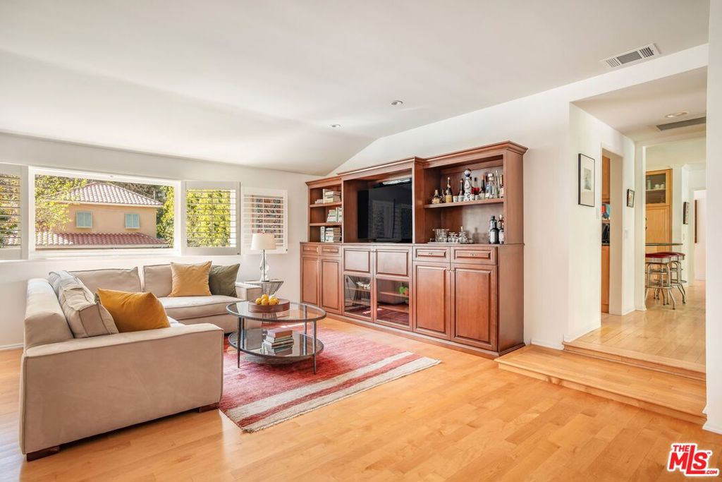 MLS #25590401 image #21