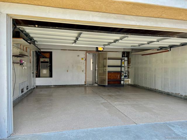 1370 Montego Ct, Vista CA: https://media.crmls.org/mediaz/75f58d66-4763-4667-ba59-08f88d29172a.jpg