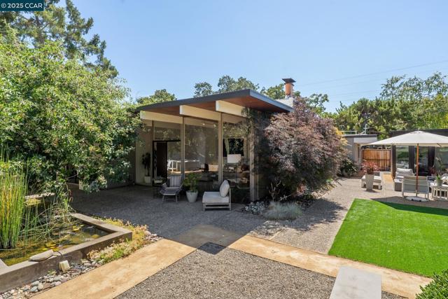 206 Santa Fe Dr, Walnut Creek CA: https://media.crmls.org/mediaz/75f5ca1c-70c8-4b9b-8b50-b31b498c61c8.jpg
