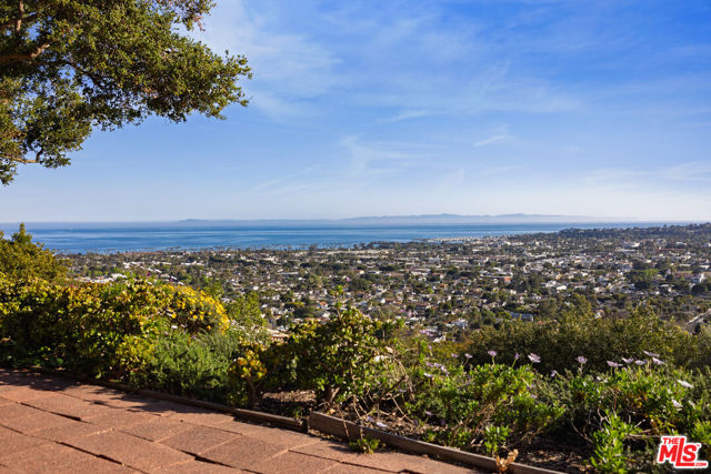 98 Loma Media Road, Santa Barbara CA: https://media.crmls.org/mediaz/75f627c3-c018-4b78-aaa8-59dd3f427db2.jpg