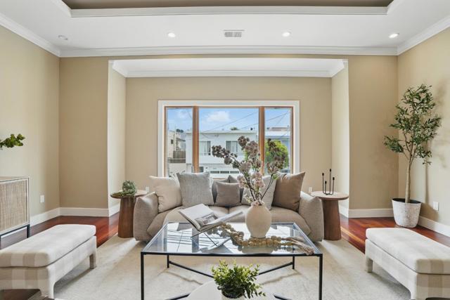 212 Sweeny Street, San Francisco CA: https://media.crmls.org/mediaz/75f66451-c18a-48c7-ae95-4cdaf21ea503.jpg