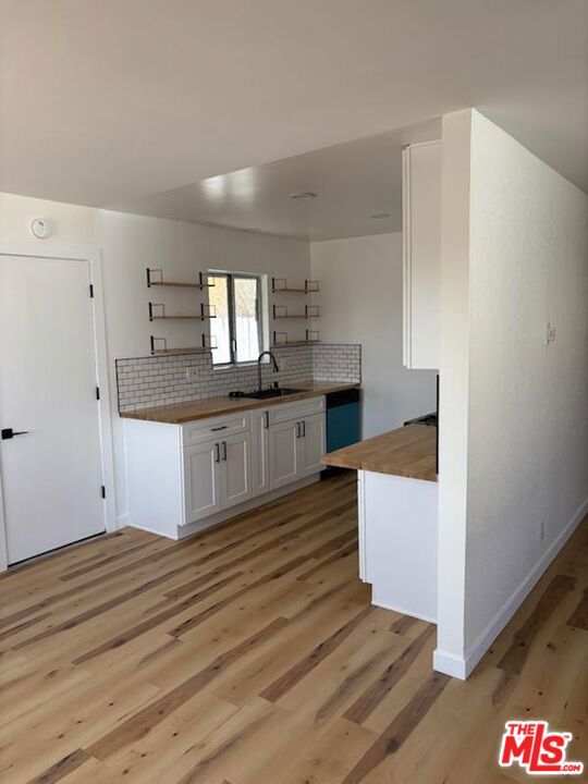 7100 Cholla Avenue, Yucca Valley CA: https://media.crmls.org/mediaz/75f6c5d5-8ace-4d95-a19b-bbfc818b159a.jpg