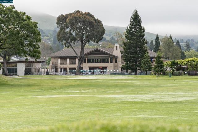 20 Broadmoor St, Moraga CA: https://media.crmls.org/mediaz/75f6ca4d-3616-4f08-b028-9f72e3f6f937.jpg