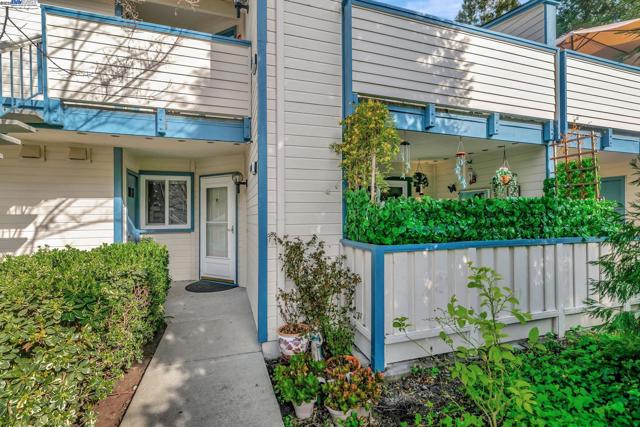 46762 Winema Cmn, Fremont CA: https://media.crmls.org/mediaz/75f6da6c-424d-4ad5-9831-ef827f62493a.jpg