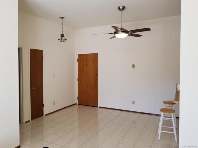 8328 Regents Rd, La Jolla CA: https://media.crmls.org/mediaz/75f84fb0-4c17-4960-991b-d152788d018d.jpg