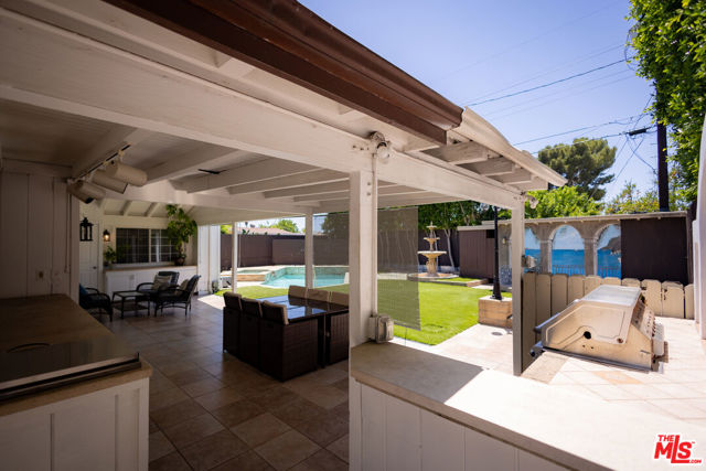 6449 Radford Avenue, North Hollywood CA: https://media.crmls.org/mediaz/75f870f8-2c80-462f-9054-b33927868a94.jpg