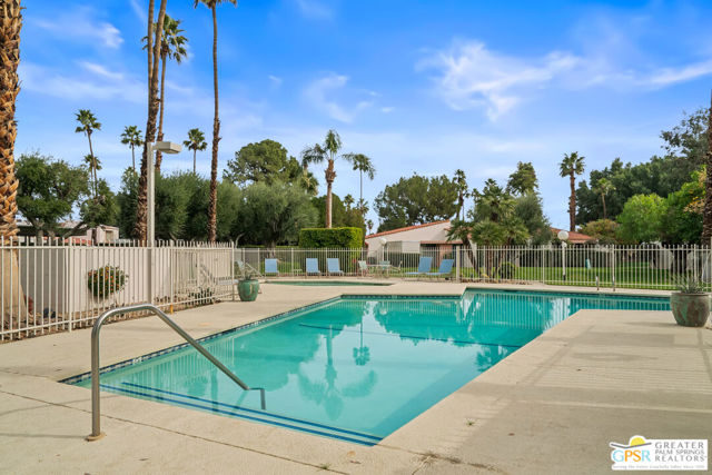 2522 N Whitewater Club Drive #D, Palm Springs, CA 92262