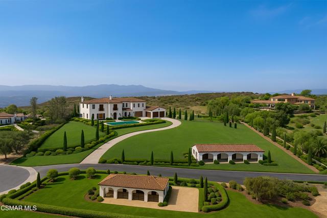 70 Presidential Drive, Simi Valley CA: https://media.crmls.org/mediaz/75f8ebc6-1358-4af3-a89c-ac9f55843943.jpg