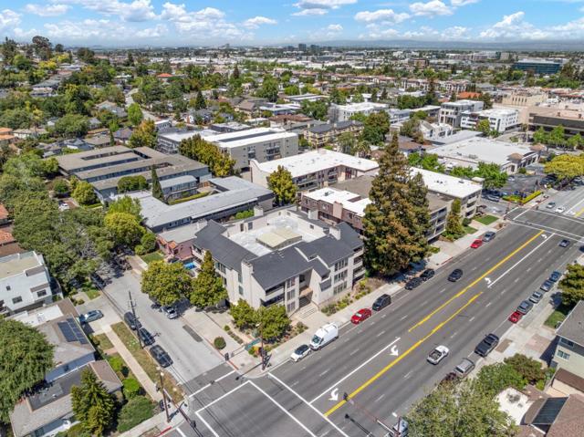 1456 San Carlos Avenue, San Carlos CA: https://media.crmls.org/mediaz/75f8fa21-666e-4bb9-abc7-00eae61227fc.jpg