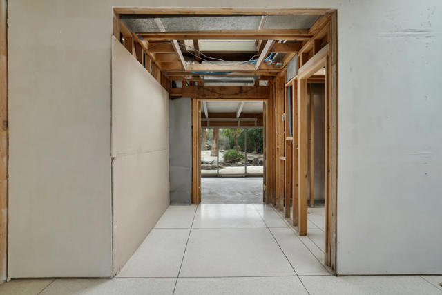925 W Coronado Avenue, Palm Springs, CA 92262