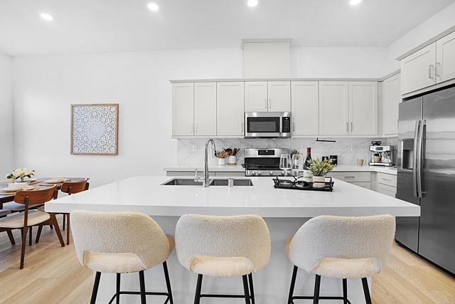 Detail Gallery Image 9 of 39 For 2040 Bluestone Cir, Chula Vista,  CA 91913 - 3 Beds | 2/1 Baths
