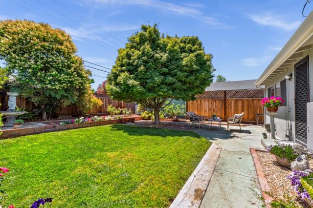 2362 Peachtree Lane, San Jose CA: https://media.crmls.org/mediaz/75fac8a2-8609-4797-a516-e404d6f49b08.jpg
