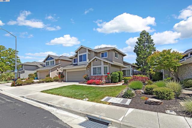 7777 Crossridge Rd, Dublin CA: https://media.crmls.org/mediaz/75fb392b-71b7-4646-b069-f77cffe2f1a0.jpg