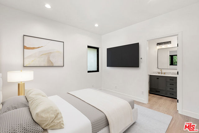 8931 Hubbard Street, Culver City CA: https://media.crmls.org/mediaz/75fbcb56-f396-4651-8f55-19a9331c3427.jpg