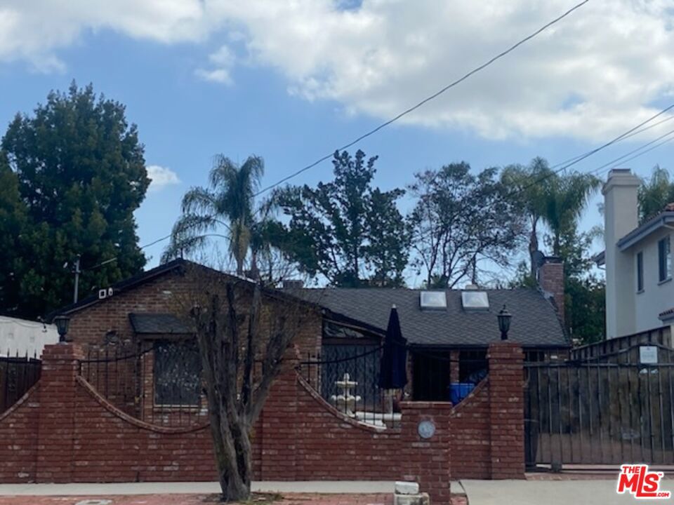 5512 Aura Avenue