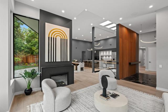 90 Crescent Drive, Palo Alto CA: https://media.crmls.org/mediaz/75fc667b-152c-4a0e-afb7-a62878374b9a.jpg