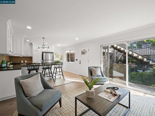 200 El Dorado Ave, Danville CA: https://media.crmls.org/mediaz/75fc7931-0c61-469a-af8e-837d3a4ce267.jpg