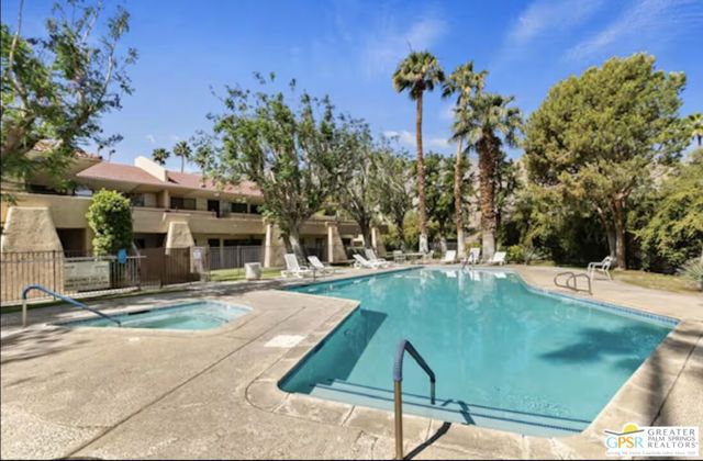 751 N Los Felices Circle, Palm Springs CA: https://media.crmls.org/mediaz/75fd0242-5ce2-4248-bec1-e37a3ecb2773.jpg