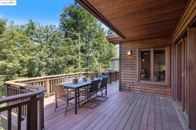 6890 Charing Cross Road, Berkeley CA: https://media.crmls.org/mediaz/75fd192b-c3d5-443e-9823-449c0f02d952.jpg