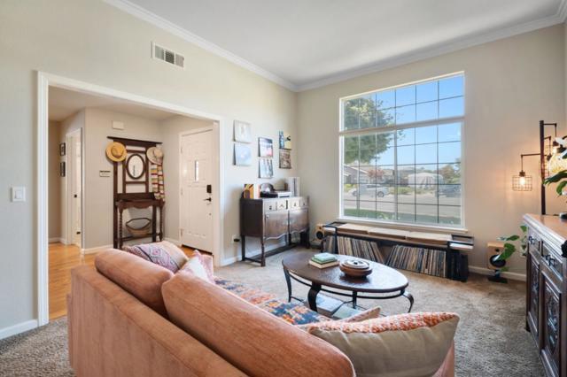 930 Hoesch Way, Gilroy CA: https://media.crmls.org/mediaz/75fd933f-9a14-49a7-b2cd-2c3382c0e0b6.jpg