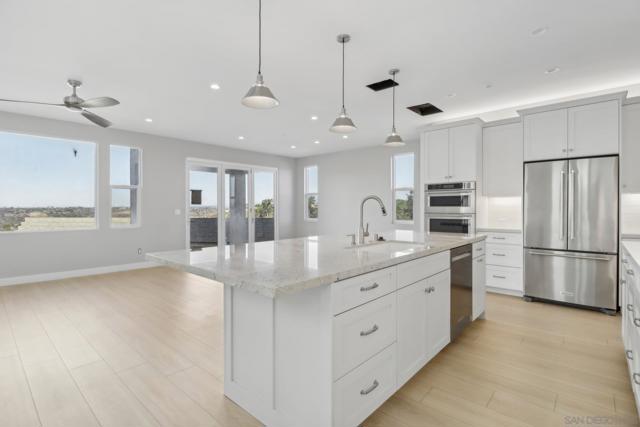 2954 Copley Ave, San Diego CA: https://media.crmls.org/mediaz/75fd9549-a7aa-448f-b944-6d4dd47f17c6.jpg