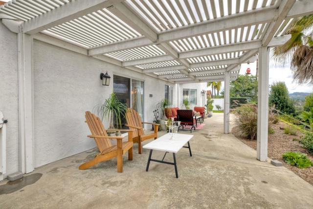 Detail Gallery Image 35 of 55 For 5413 Fairgreen Way, Bonsall,  CA 92003 - 3 Beds | 3 Baths