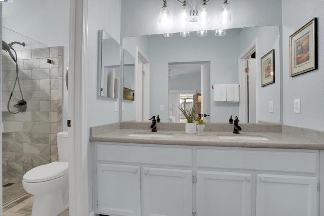631 Splitrail Ct, Livermore CA: https://media.crmls.org/mediaz/75fe9dee-ea55-4461-b8bb-ba9a95754d96.jpg