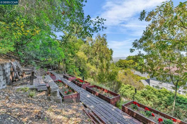 11373 Rampart Dr, Dublin CA: https://media.crmls.org/mediaz/75fec8af-cfba-426c-918b-062abb9e8cc6.jpg
