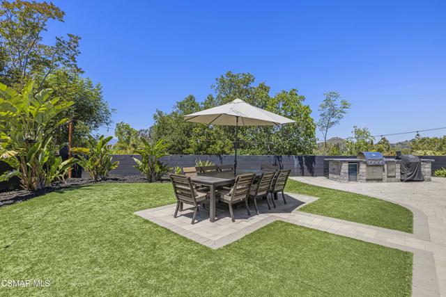915 W Marcello Avenue, Thousand Oaks CA: https://media.crmls.org/mediaz/75ff04c7-f0ec-4ef4-b96a-abe0f07a41a0.jpg