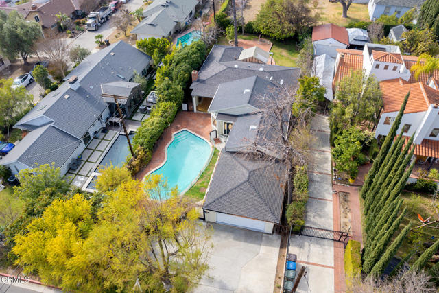 4917 Angeles Crest Highway, La Canada Flintridge CA: https://media.crmls.org/mediaz/75ff13df-3008-496e-ace4-f4e672954a12.jpg