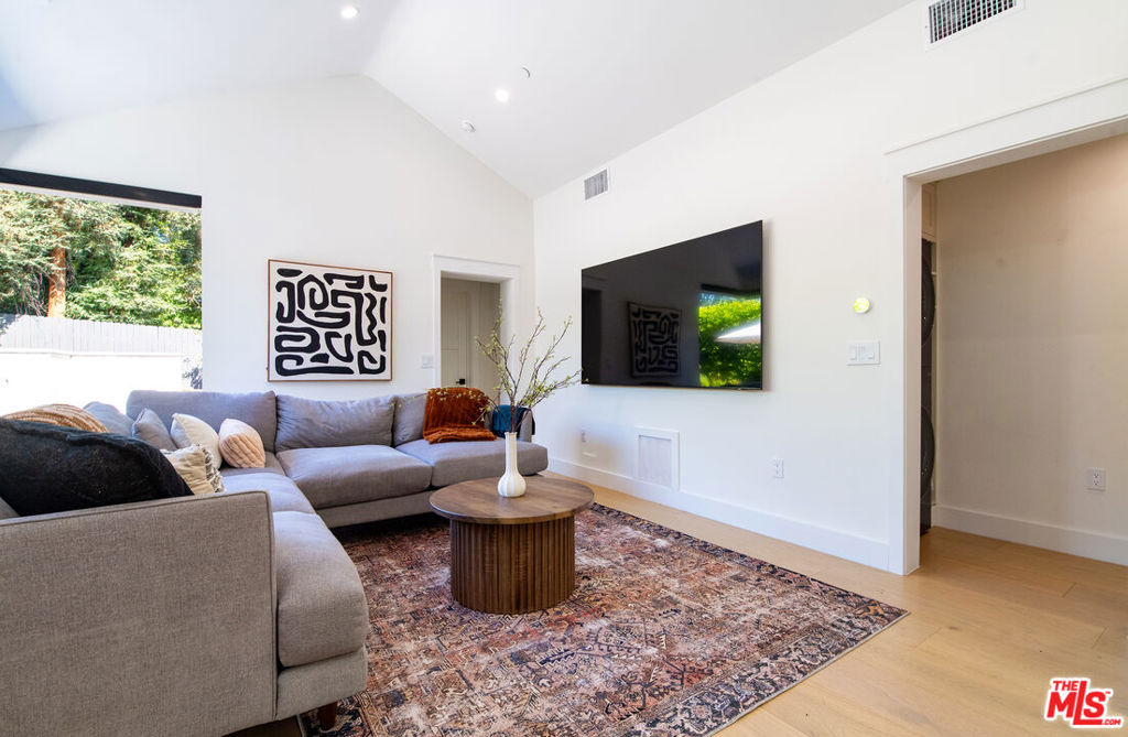 MLS #25608887 image #13