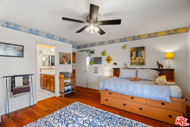 2321 Sunny Point Street, Thousand Oaks CA: https://media.crmls.org/mediaz/75ff6ab6-b66d-4d6a-b15d-7e7b008491ba.jpg