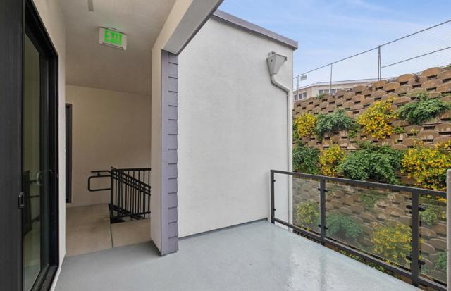 2449 Willow Way, San Mateo CA: https://media.crmls.org/mediaz/75ffc7f6-2b75-4211-9830-774d4236201e.jpg