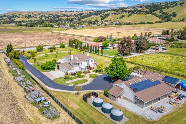2340 Tennant Avenue, Morgan Hill CA: https://media.crmls.org/mediaz/7601a0c4-35fe-48b1-9bd7-d9194d9ba35b.jpg