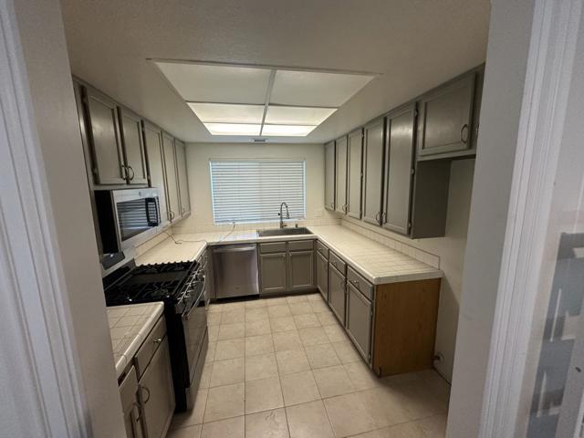 92 Frontier Trail Drive, San Jose CA: https://media.crmls.org/mediaz/7601cf45-e7d9-41aa-815d-00dcb85aebe8.jpg