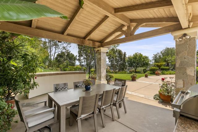 7057 Rancho Cielo, Rancho Santa Fe CA: https://media.crmls.org/mediaz/76022186-65f8-44e1-926f-d69c96fd9ced.jpg