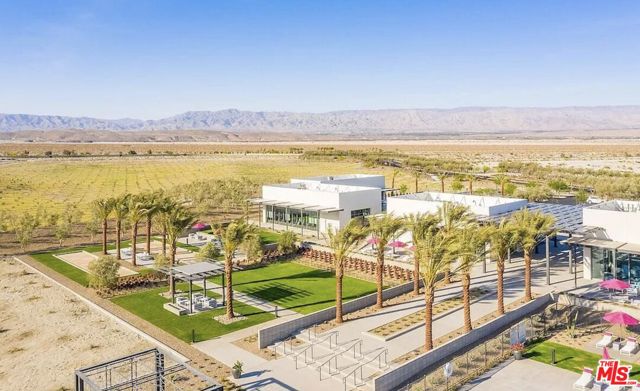 400 Fountain Drive, Palm Springs CA: https://media.crmls.org/mediaz/7602430c-6744-4d0f-98d7-689676425271.jpg