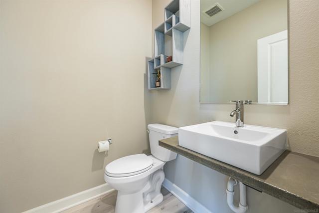 2065 Carol Lee Ln, Escondido CA: https://media.crmls.org/mediaz/76031dc8-94b2-4c2c-8021-e32f15a3fcea.jpg