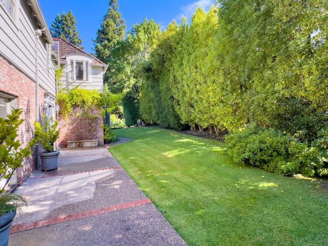 2155 Geri Lane, Hillsborough CA: https://media.crmls.org/mediaz/76032841-360b-4d55-84f5-045d13aacf2e.jpg