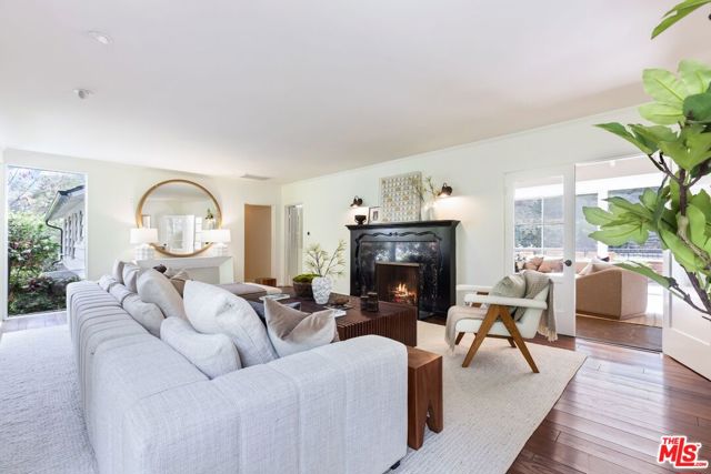 Image 9 of 72 For 10686 Somma Way