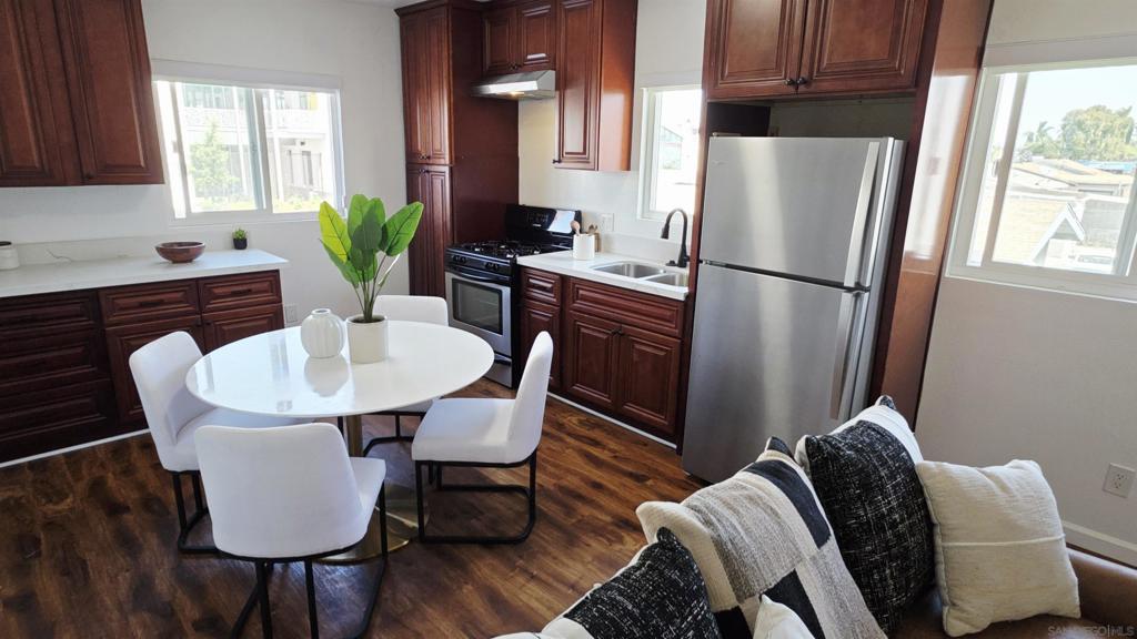 MLS #250032598SD image #5