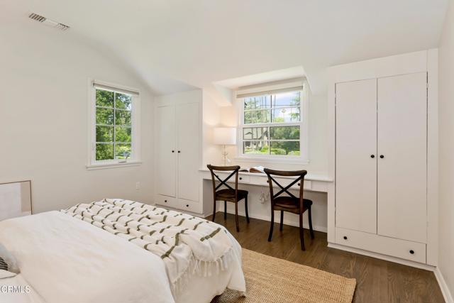 1236 New York Drive, Altadena CA: https://media.crmls.org/mediaz/76045d90-4cf4-42f6-8e3e-651797b2c029.jpg